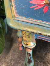 Load image into Gallery viewer, Bohemian Wall Flower Table