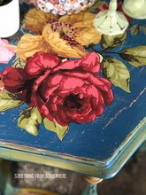 Load image into Gallery viewer, Bohemian Wall Flower Table
