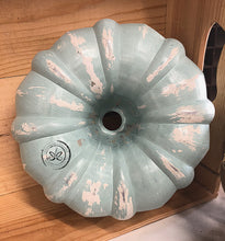 Load image into Gallery viewer, Bundt Cake Pans
